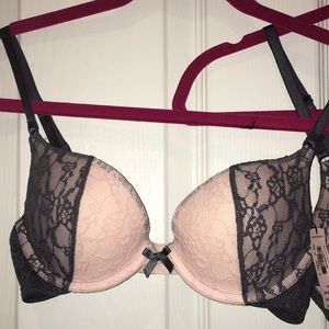 Victoria’s Secret pink & grey lace bra